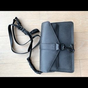 Rare Style Black Rebecca Minkoff Bag Crossbody damaged strap